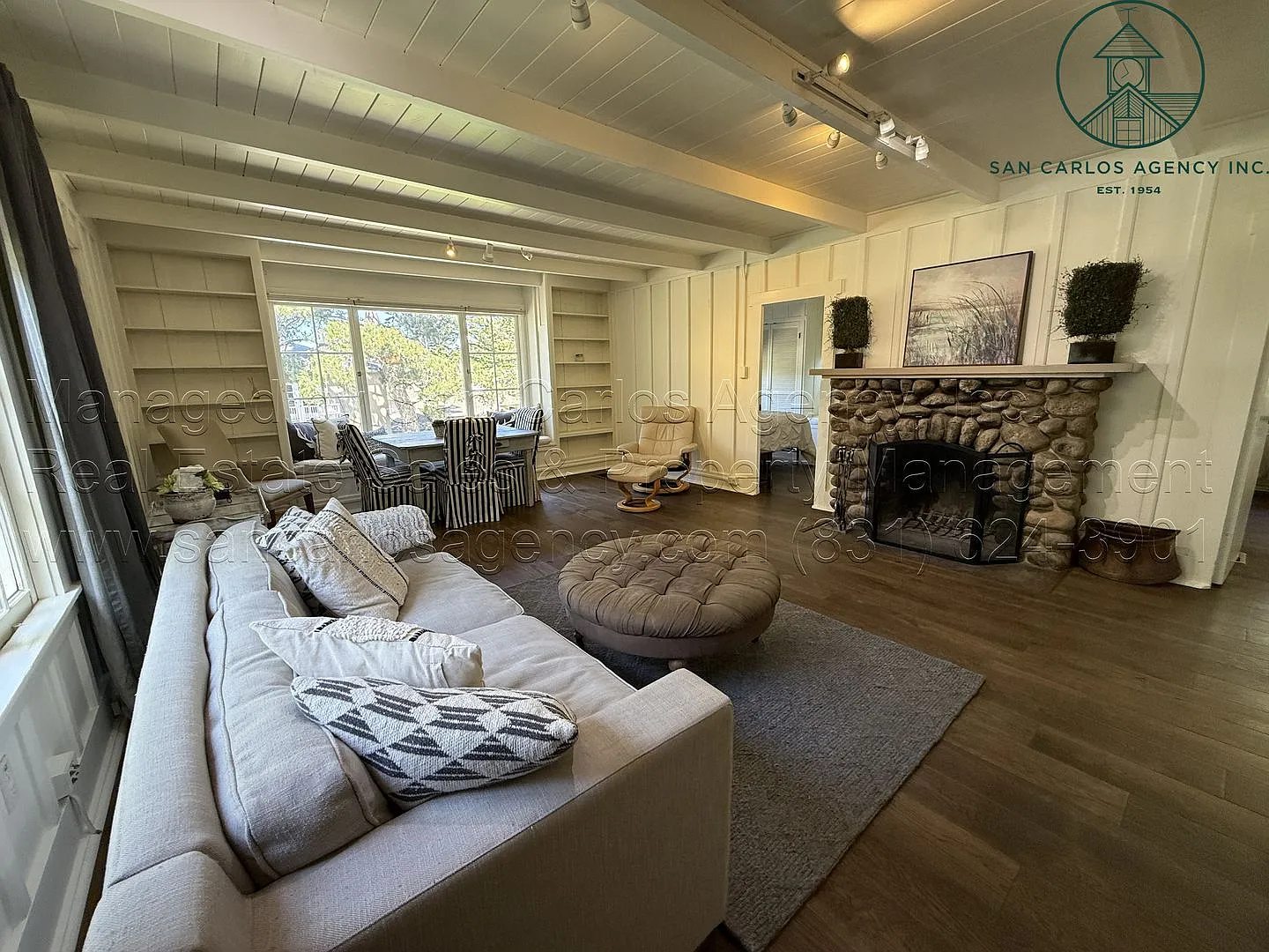 Adorable Three Bedroom Downtown Carmel-by-the-Sea Cottage — Photo 2