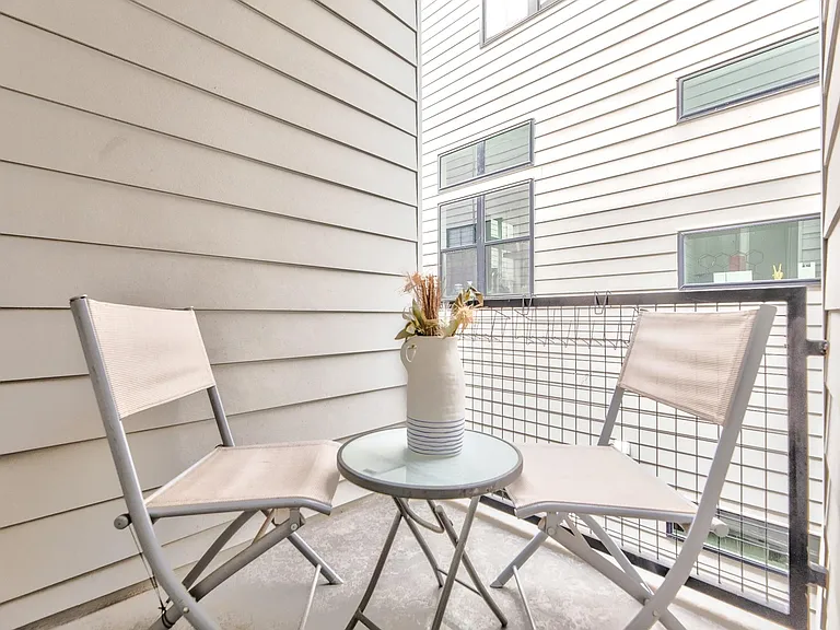 608 Middle St #E — Photo 12