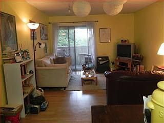 2nd image of 405 Piccadilly Pl APT 6