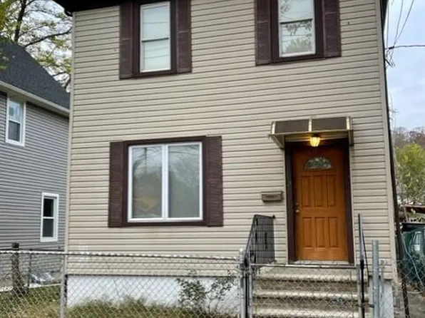 121 Fulton St, Staten Island, NY 10304