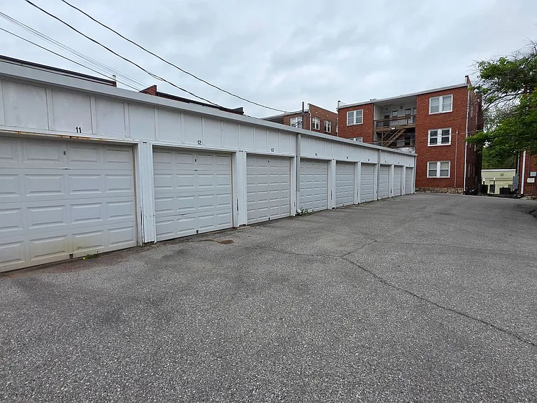 319 E 43rd St #1 — Photo 19