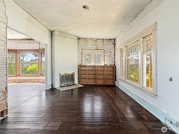 5th image of 901 W Market Street