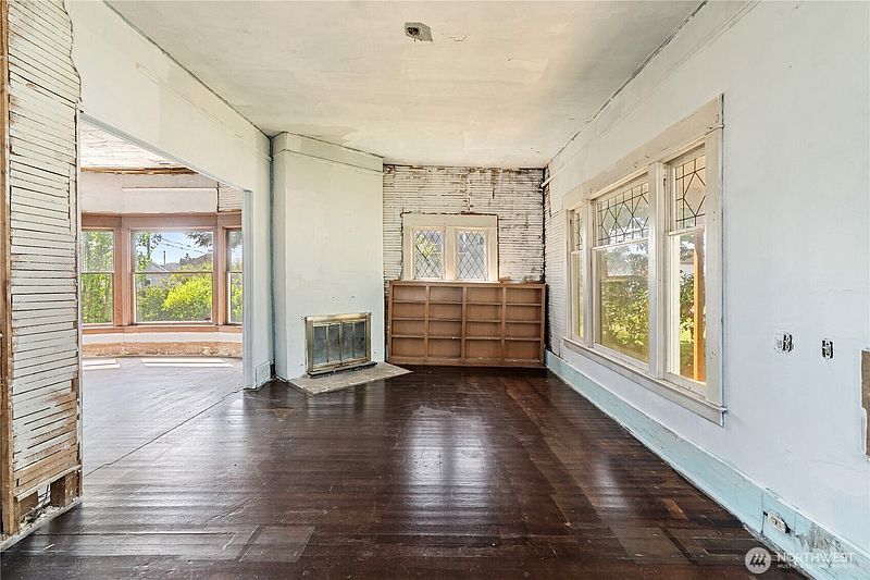 5th image of 901 W Market Street