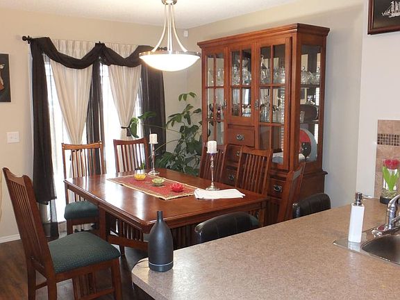 3rd image of 2339 Casselman Cres SW