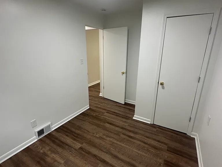 726 Rodney St — Photo 15