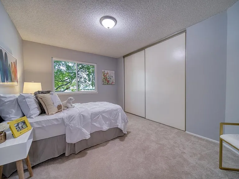 1178 N Abbott Ave — Photo 15