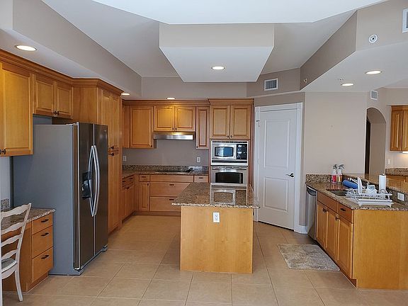 3rd image of 6061 Silver King Blvd Unit 606
