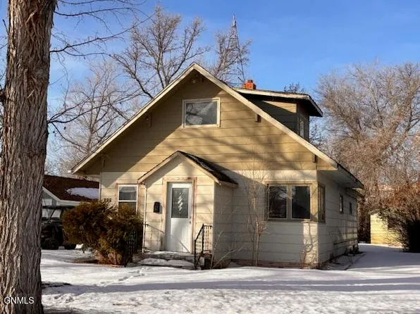 509 Box Elder St, Plentywood, MT 59254