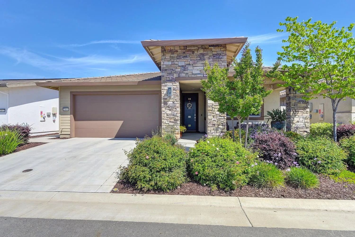 2064 Earthlight Ln photo 1