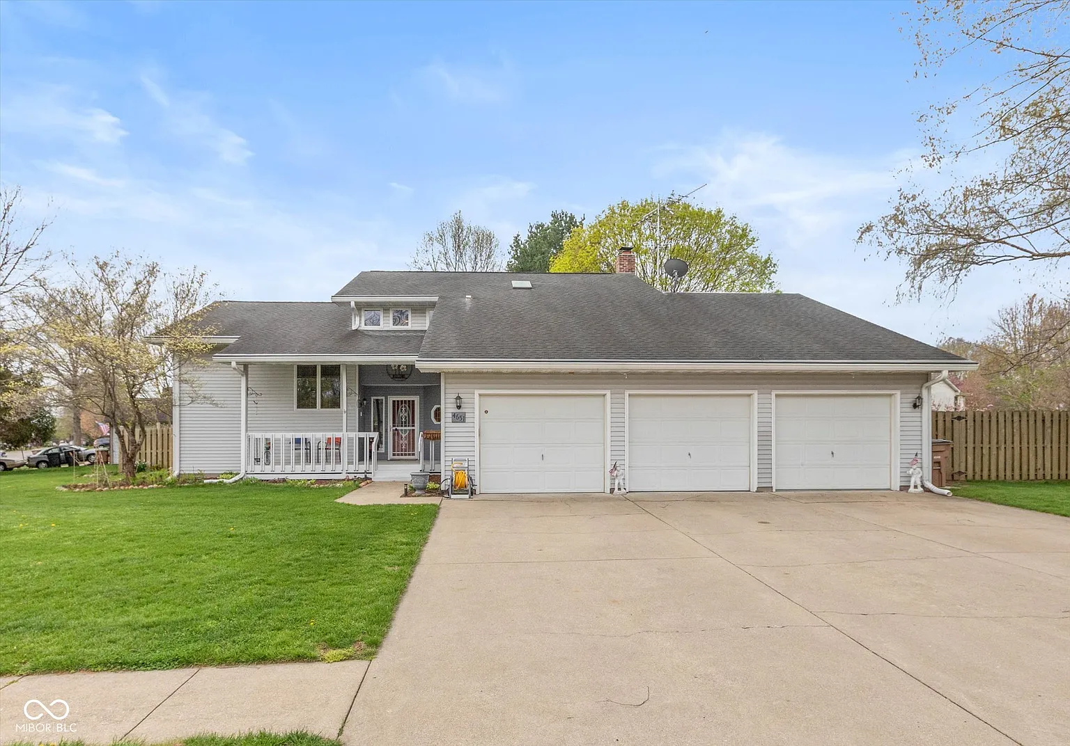 4651 Monterey Dr photo 1