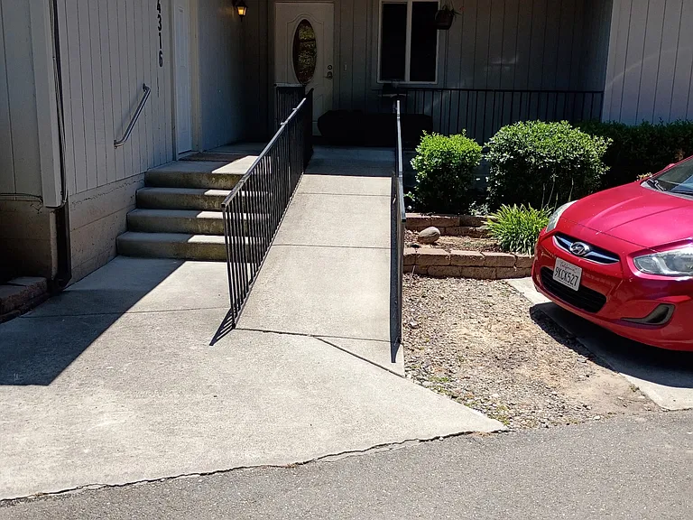 4316 Illinois Ave — Photo 4