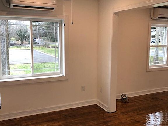 5th image of 420 Valley St NE #0