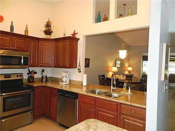 4th image of 853 Country Club Cir
