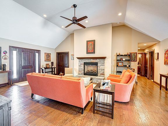 4th image of 2547 Aberdeen Ln