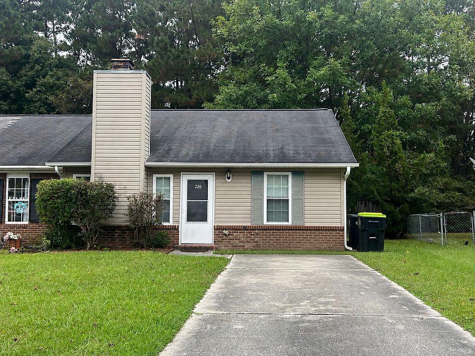 1st image of 220 Live Oak Ct