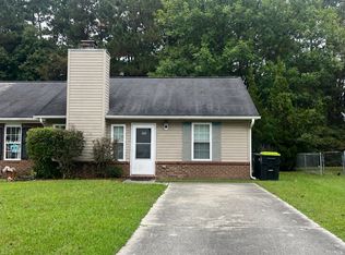220 Live Oak Ct, Midway Park, NC 28544