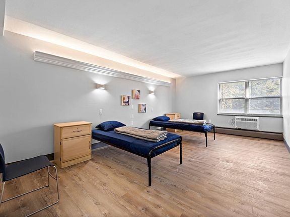 3rd image of 6200 Ardleigh St #402