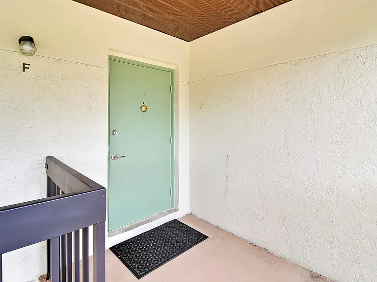 6392 Chasewood Dr #F — Photo 3