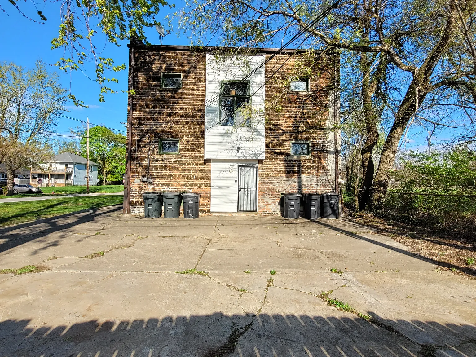 2 bed, 1075 sqft, $1,020 — Photo 2