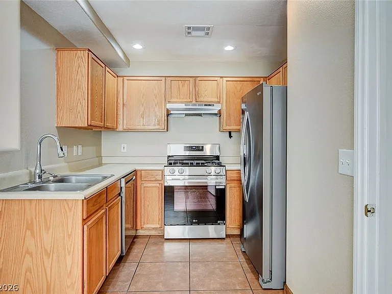 3290 Dragon Fly St — Photo 17