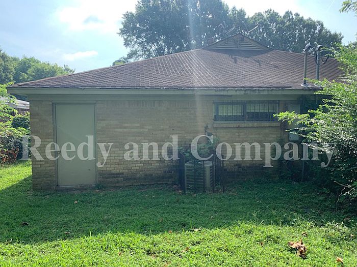 2nd image of 3245 Forest Glen St