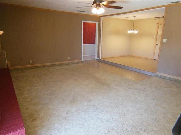 3rd image of 7001 Utica Pl