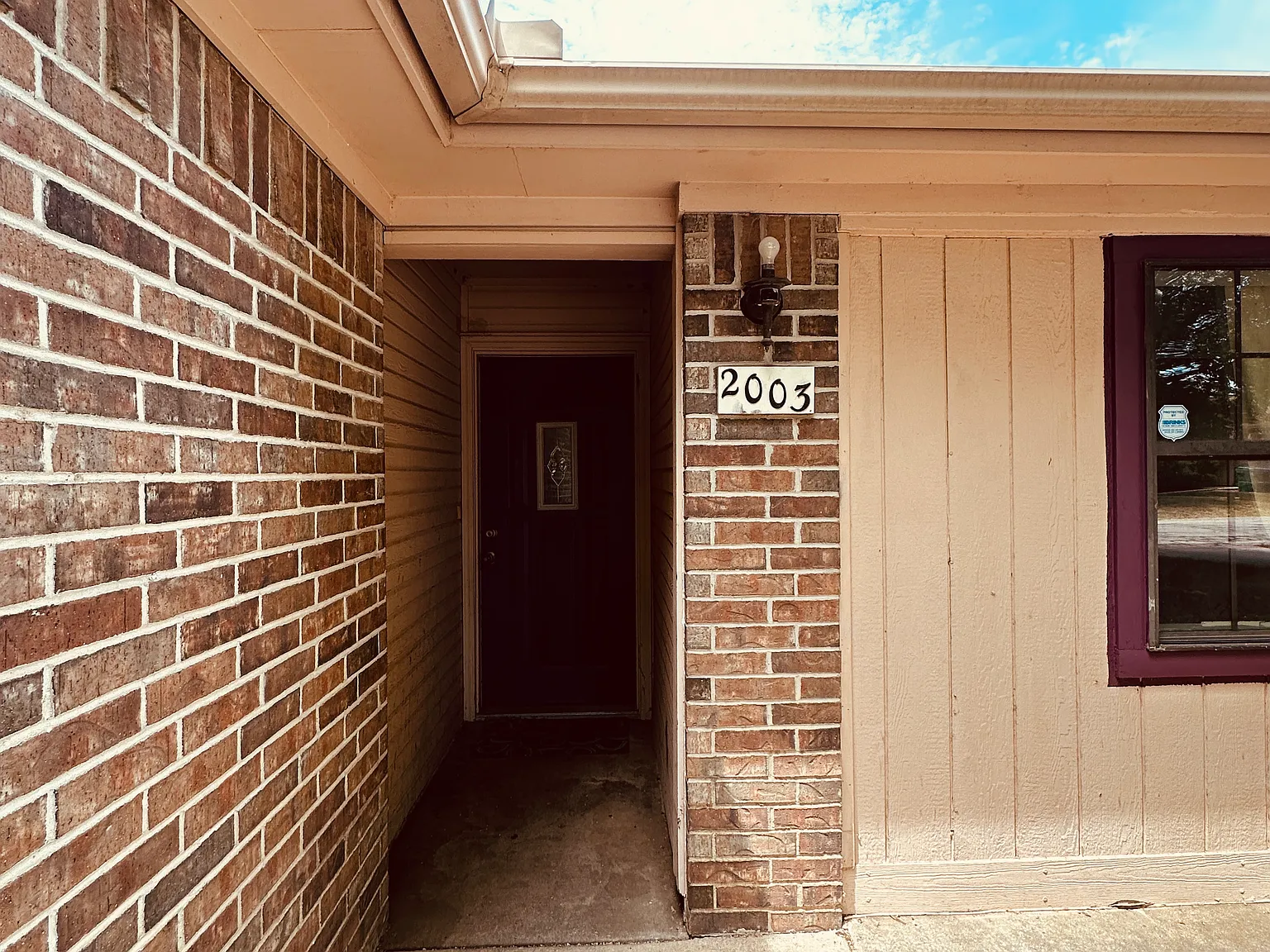 2003 Mack Place — Photo 2