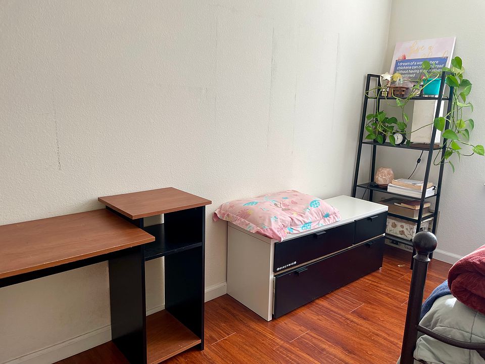 2nd image of 128 Montevina Way #128