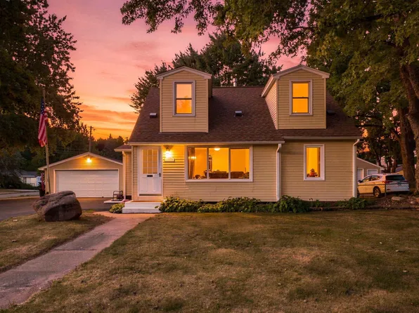 1474 Burke Ave E, Maplewood, MN 55109