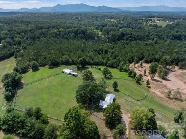 232 Blue Mountain Ln, Tryon, NC 28782