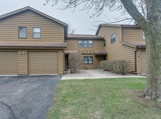 930 Manor Dr APT 60, Neenah, WI 54956