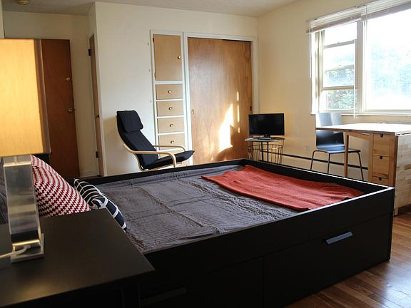 3rd image of 2751 Arbor Ave APT 1