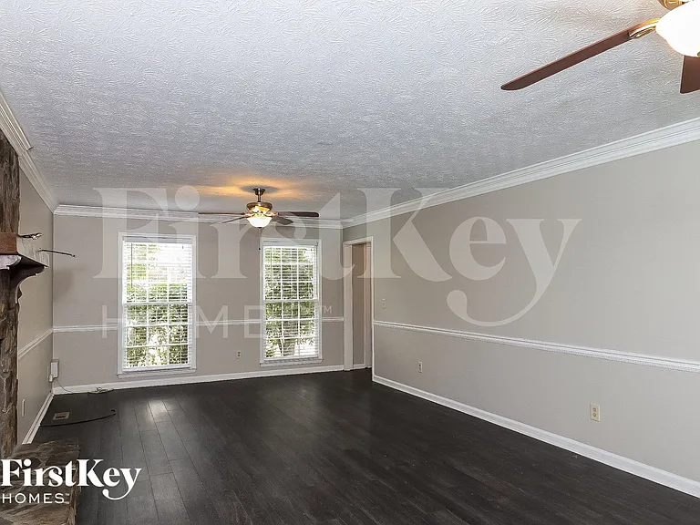 722 Altman Ct — Photo 3