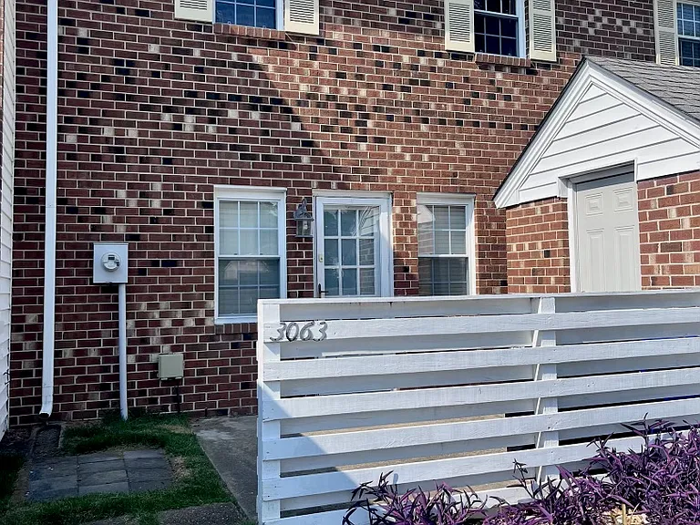 3063 Reese Dr — Photo 1