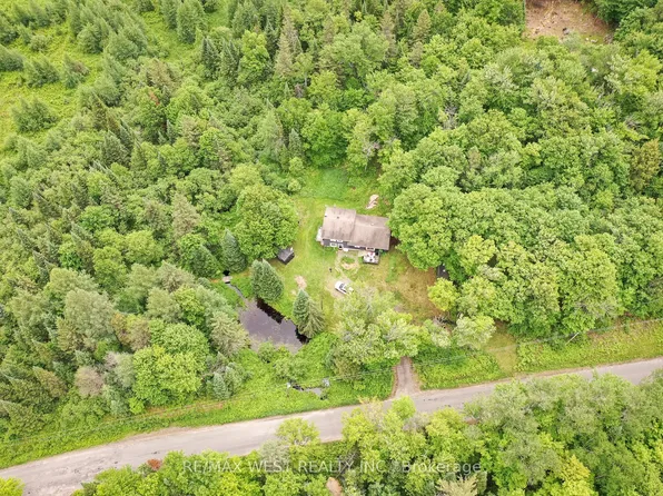 365 Clearwater Lake Rd, Huntsville, ON P0B 1L0