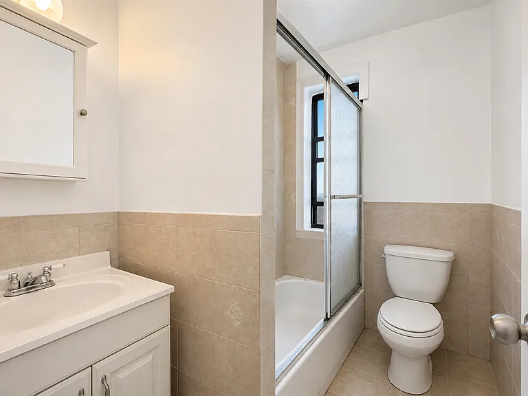 165 Pinehurst Ave #5D — Photo 8
