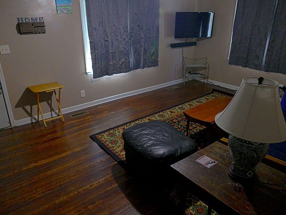 3rd image of 502 E Watauga Ave #2