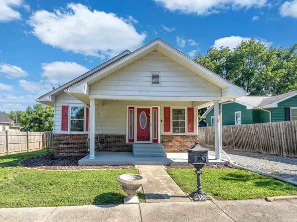305 W 5th St, West Frankfort, IL 62896