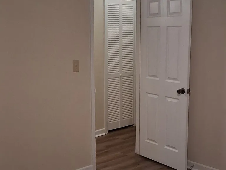 136 Highland Park Dr — Photo 3