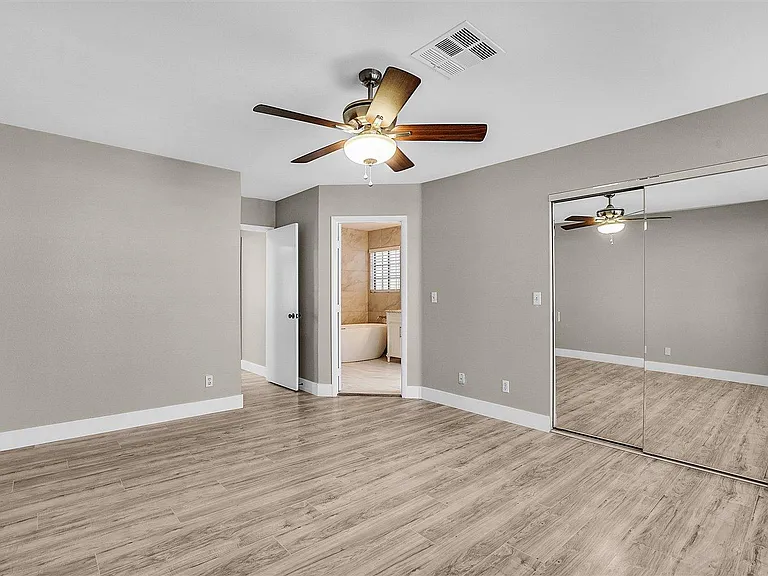 7705 Sea Wind Dr — Photo 16
