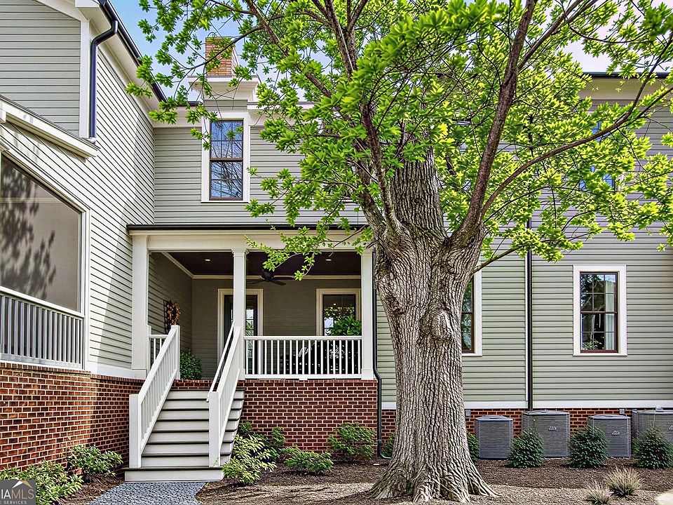 1st image of 1072 Green St