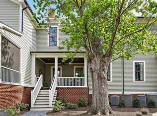 1072 Green St, Roswell, GA 30075