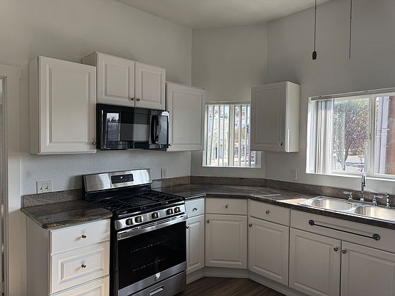 2nd image of 939 University Ave
