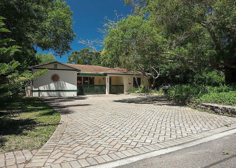 1st image of 1018 Pinebrook Dr