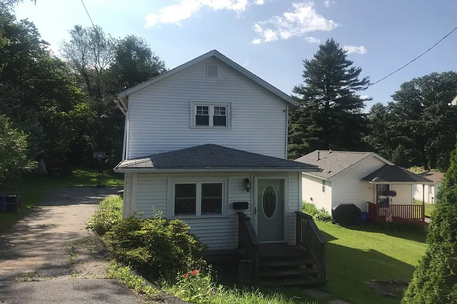 501 New St photo 1