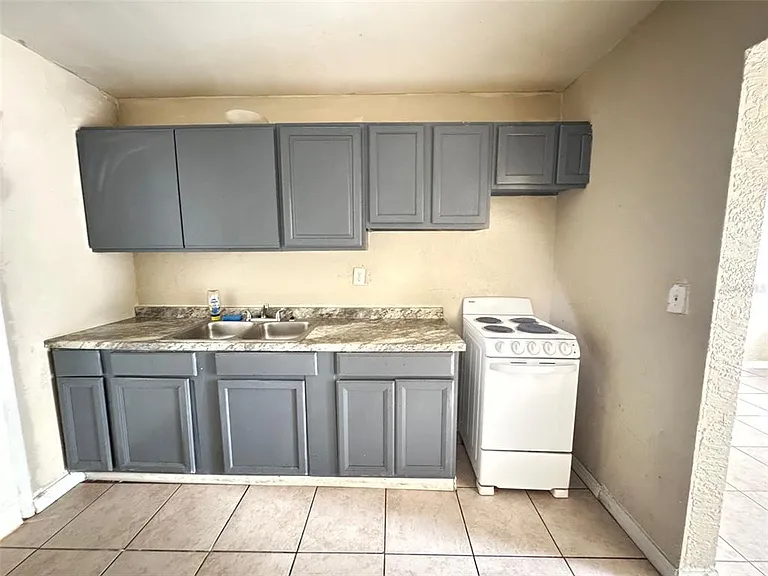 1209 Carlsbad Pl — Photo 15
