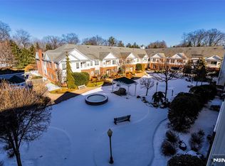 80 Ridgewood Rd APT 313, Township Of Washington, NJ 07676