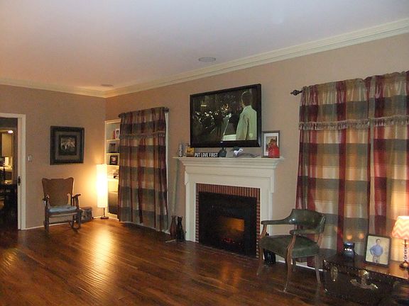 2nd image of 1305 Charles St