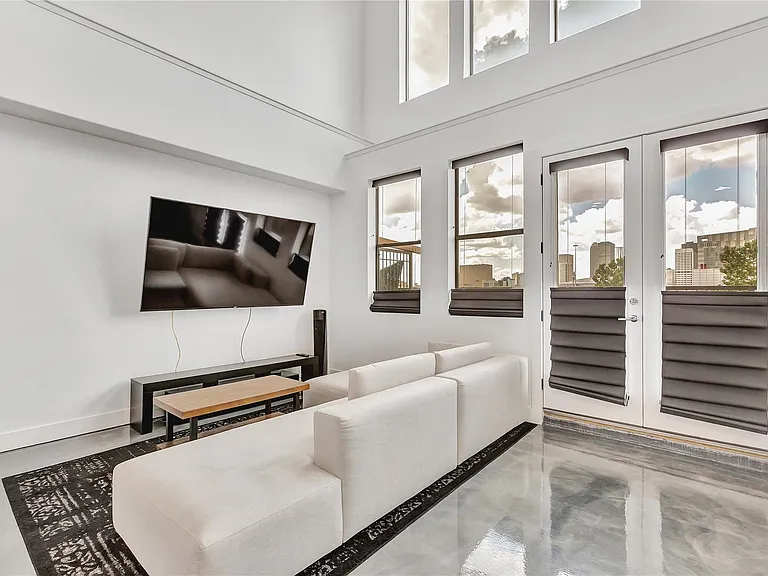 2323 Polk St #305 — Photo 13