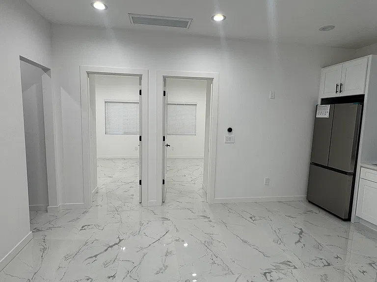 ENTRY TO ROOMS